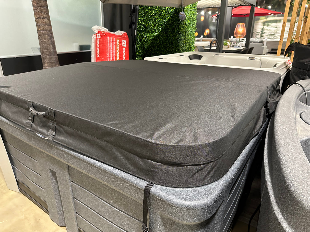 Premium Spa Cover Compatible with Spa Fantom Lumio – Superior Insulation and Four-Season Protection