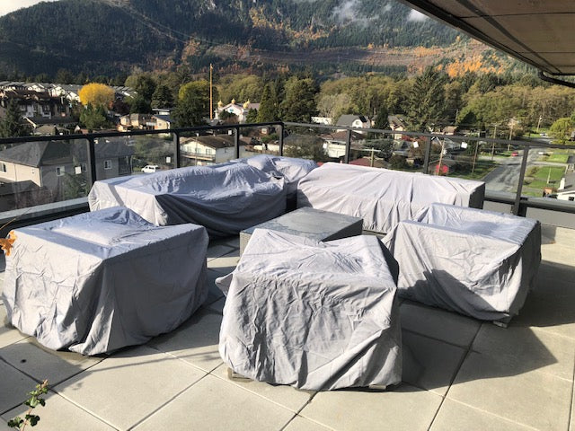Ratana cover for outdoor loveseat – 69 x 43 x 26 in