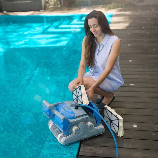 Accès par le dessus aux cartouches filtrantes du Dolphin M400