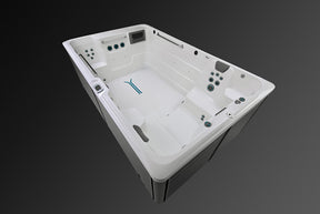 R200 · Endless Pools — vue de trois quarts
